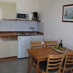 Povljana 3 *